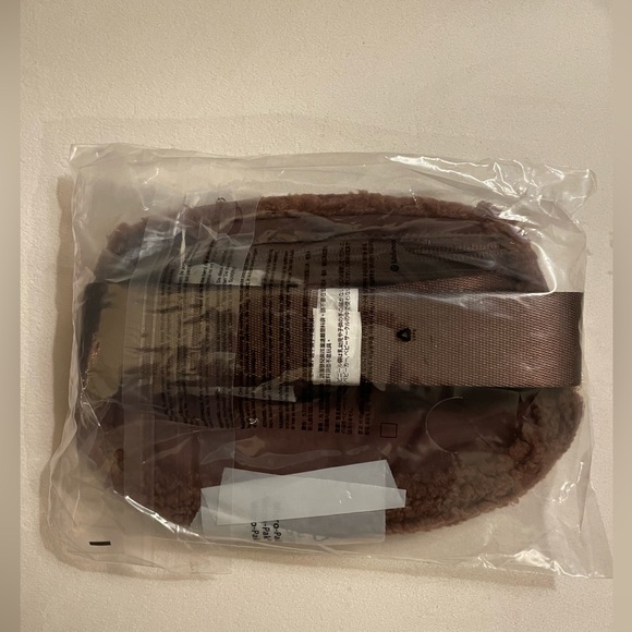 NWT Lululemon Fleece Everywhere Belt Bag 1L Brown With Gold Hardware - Picture 8 of 12